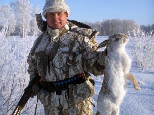 Напарник с январским русаком.