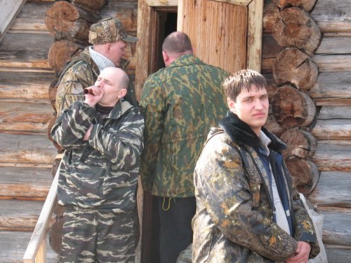 Ля - минор для гуменника, композитор - Сибиряк, оранжировщик - Михалыч, исполняется впервые...... критик (Таракан) скептичен......