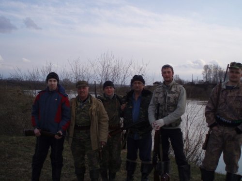 Весна 2008.У отцов на даче" Итог охоты 7 крикашей! Я втарой с права!
