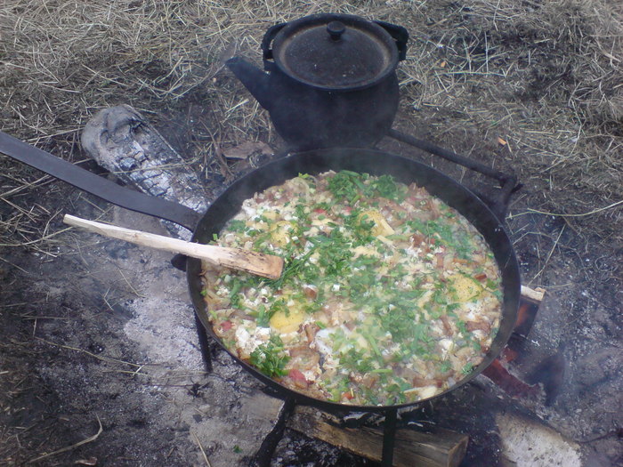 Супер яишница (завтрак на семерых)