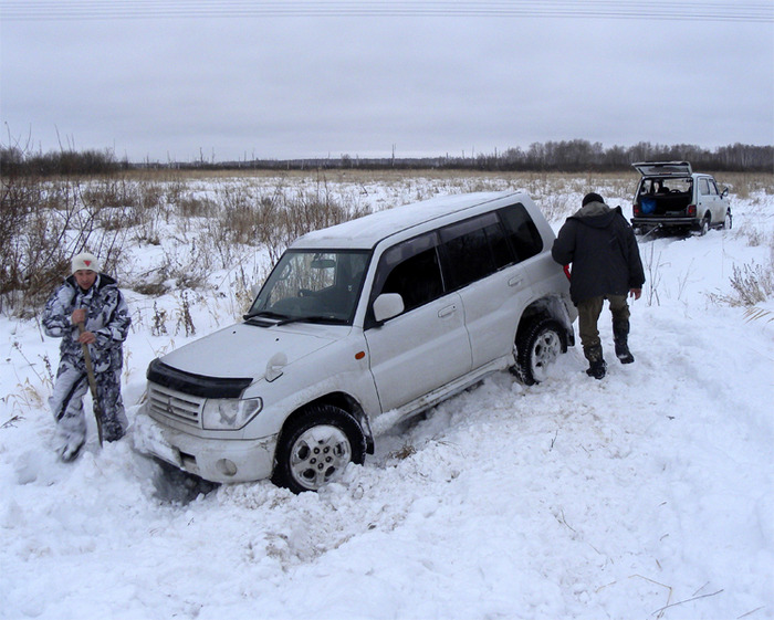 В ямку - бух...