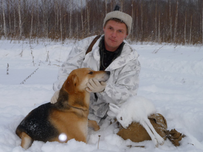 С полем.