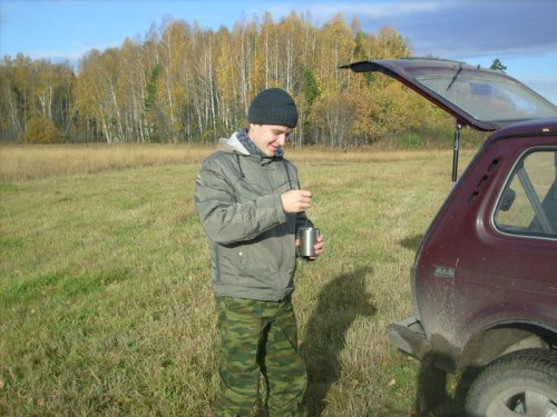 Охот-ниК в Томском районе за утренним чаепитием (луга перед Козюлинским свертком)