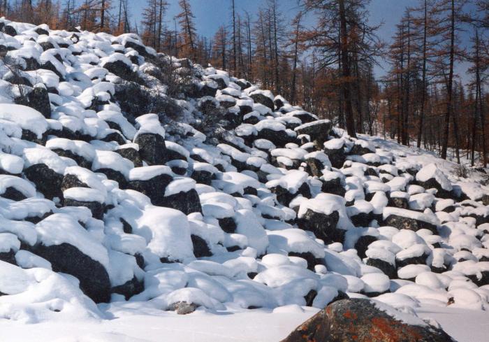 Каменная россыпь. Саяны.