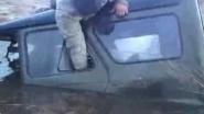 Russians LOL hunters (Охотники застряли) Funny get stuck UAZ 