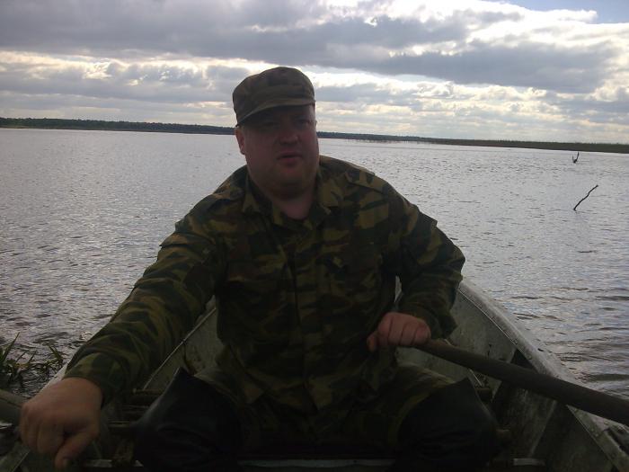 тяжело ему
