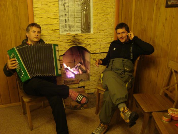 Этот стон у них песней зовется.