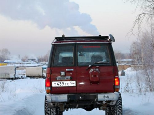 Наш паровоз вперёд летит.