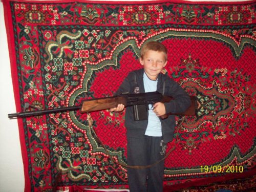 племяш весь в охоте.