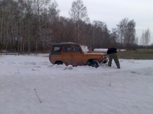 И всё же лезет