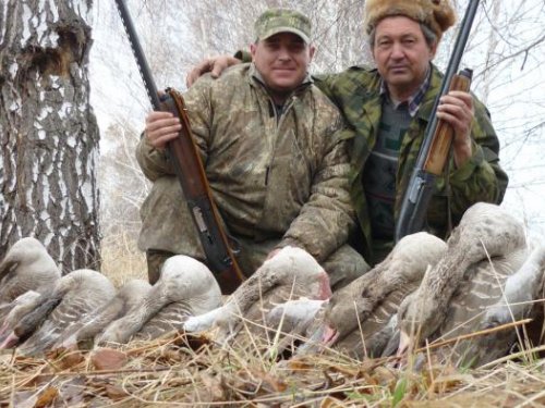 Весна!!!Алтайский край!Справа мой друг и наставник по охоте-А.М Малинин!
