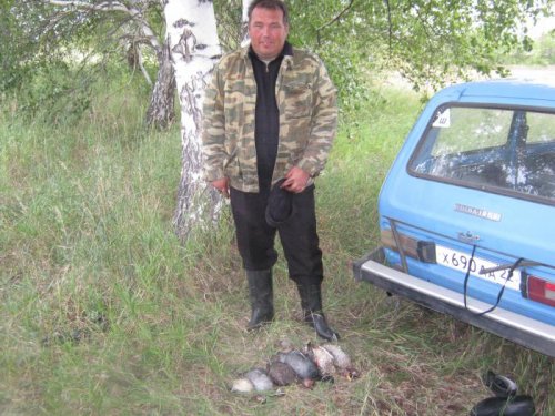 счастливый Валера с утренней зорьки