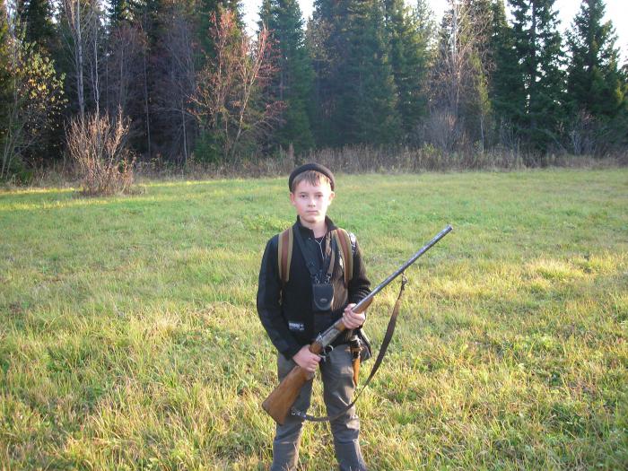 На поляне я стою...))