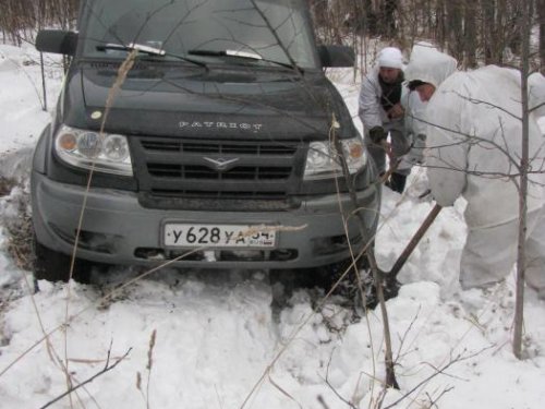Подзастряли чуток, чуть в овраг не стянуло.