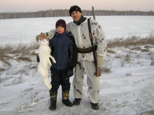 Первый вытропленный зайчишка Сына.