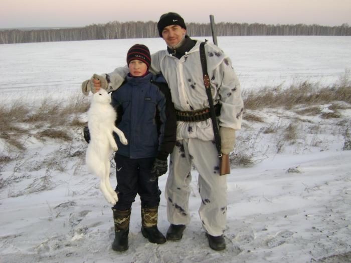 Первый вытропленный зайчишка Сына.