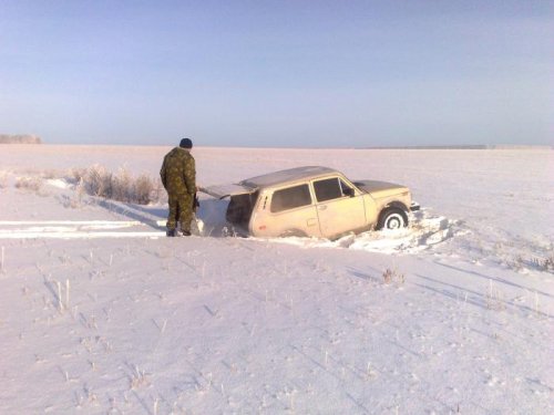 занесло канавку снегом