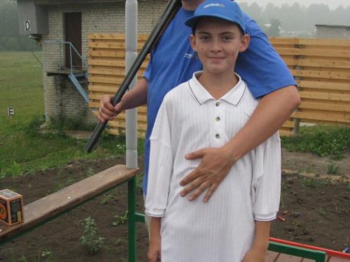 Я со старшим сыном на стенде 07.07.2012