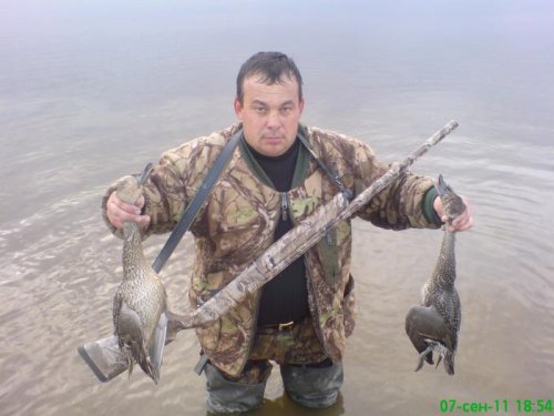 сам стрелял сам доставал....