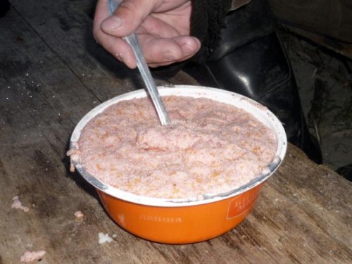 "Икряной Винегрет" Смешиваем икру омуля и нельмы.
