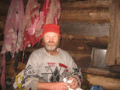 Одеялки вынес медведь на улицу и муку съел она даже не заплеснела приходил перед спячкой 