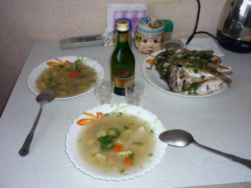Милости просим к столу, уха двойная из щуки и чебака....