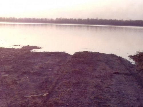 Вода поднимается.Ждем открытия.