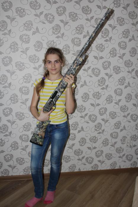 Самое удивительное,что сестра довольней,чем я)