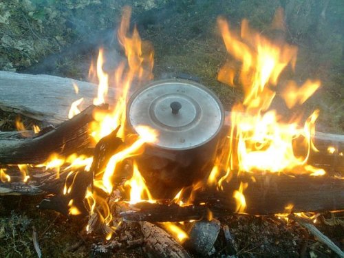 Кушать тоже охото:) На природе совсем другой вкус насыщения...