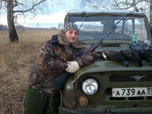 на касача с чучелами.