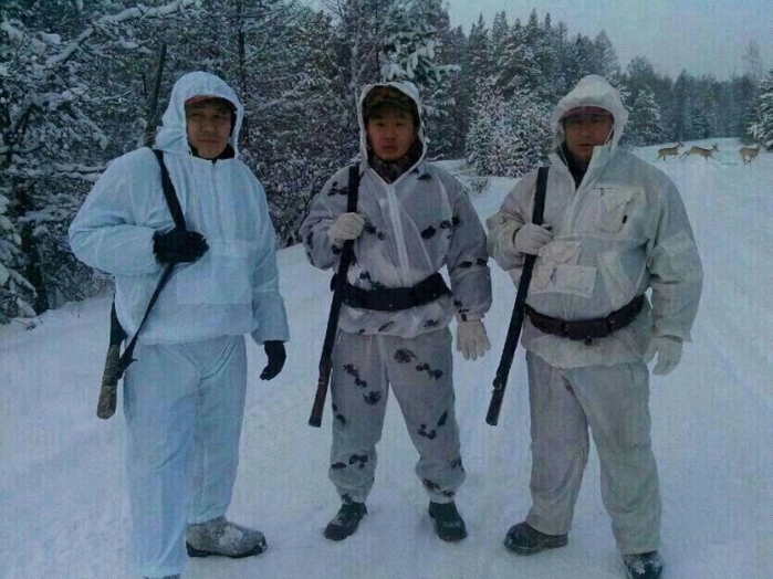 Крутая охота; смотрим задний план