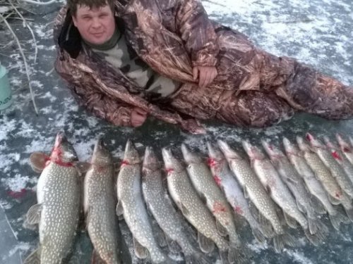 Охоту закрыли, перешли на рыбалку..........