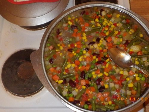 Косуля c грибами и овощами.