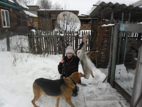 С трудовым трофеем...