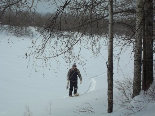 иду к избушке с охоты