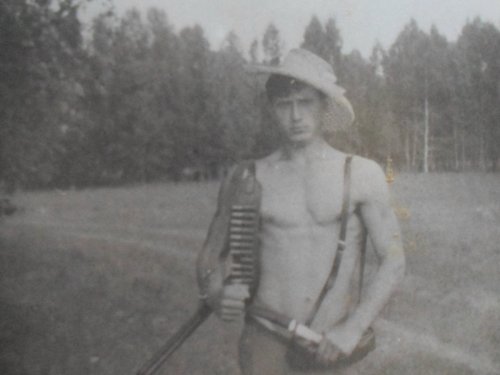 Да,были люди в наше время - не то,что  нынешнее племя!  19 лет.
