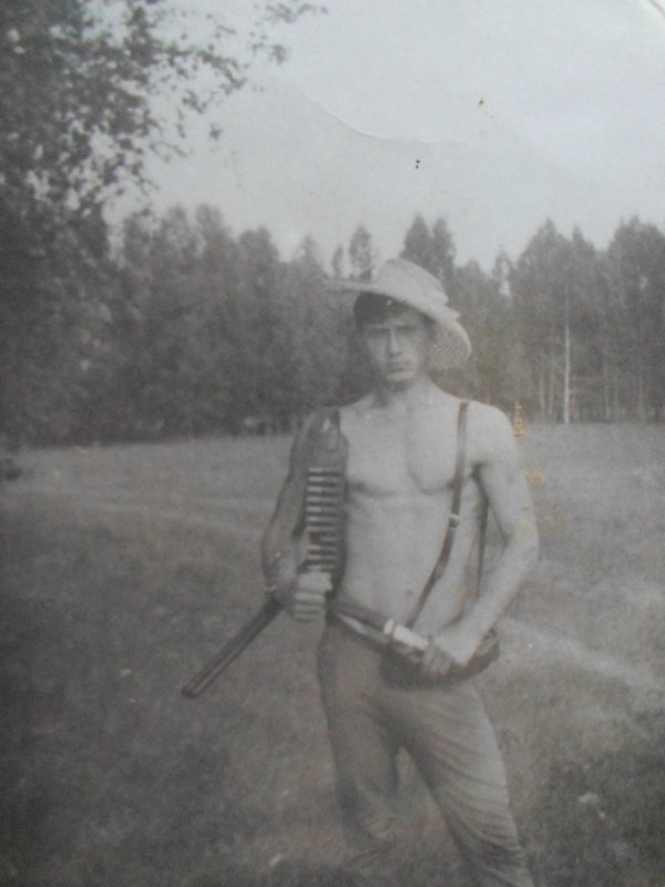 Да,были люди в наше время - не то,что  нынешнее племя!  19 лет.