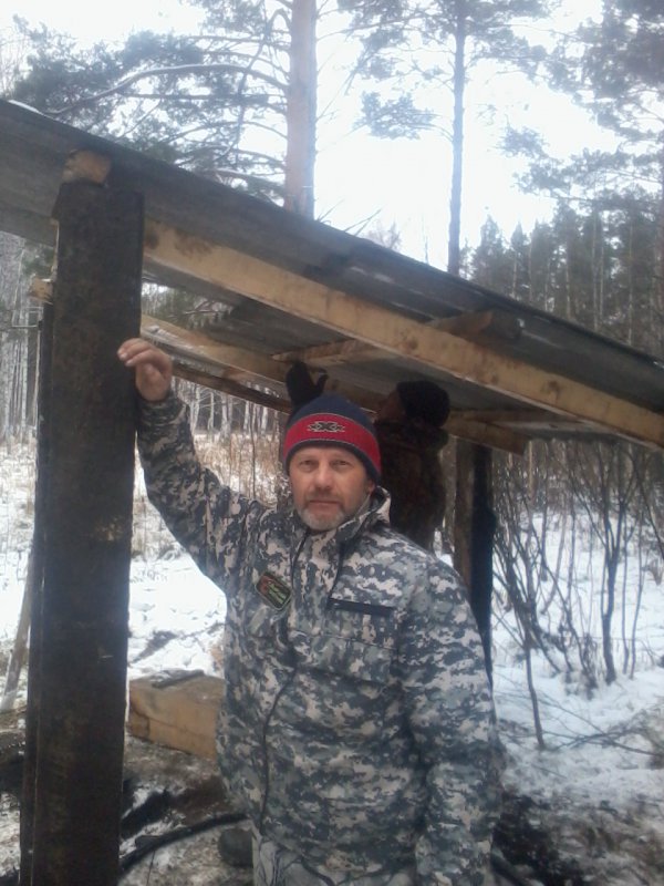 Делаем кормушку.