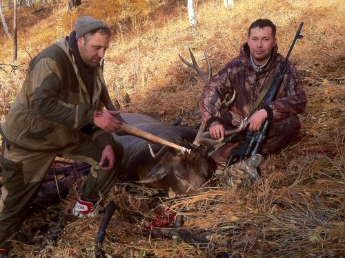 Я с волшебной дудочкой и Султан с кормильцем!