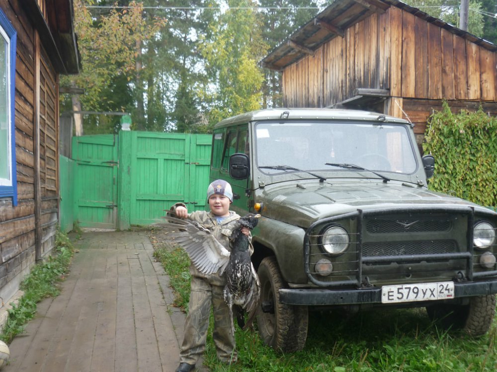 племяшь с добычей!