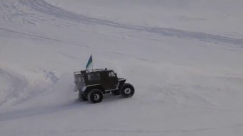 пешеходов пропускаем