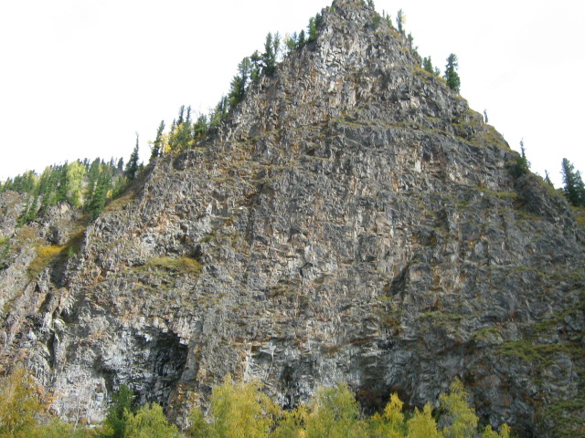 Камень на реке Амыл.