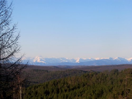В горах еще зима