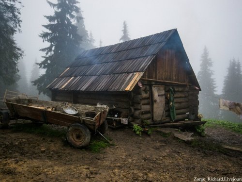 в горах