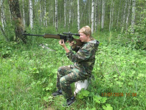 Осматриваю местность.
