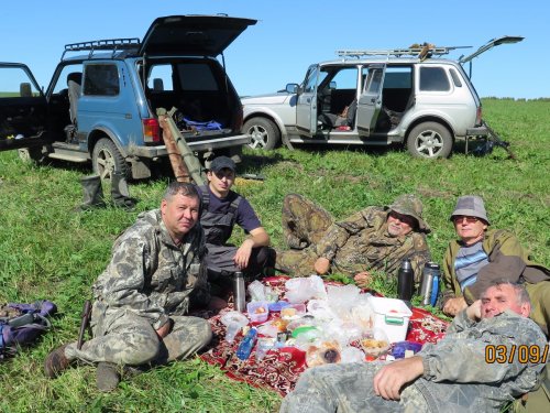 обед после удачной охоты.