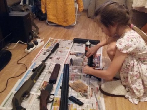 Помогаем папе с чисткой