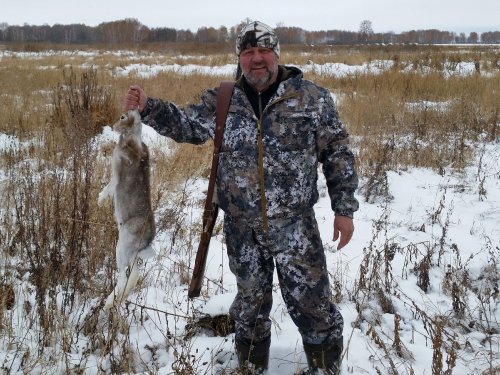 В поле