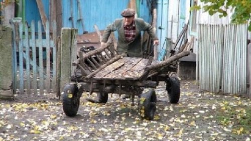 Заброшенные охотники и рыбаки на Северном Урале.