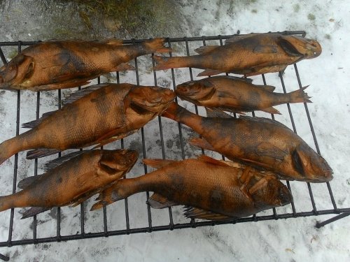 Ой и вкусный  копченый окунек!